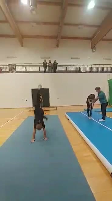A dziś przedstawiamy naszym najmłodszym Akrobatom 🤸‍♀️🤸🤸‍ do czego doprawdzi 