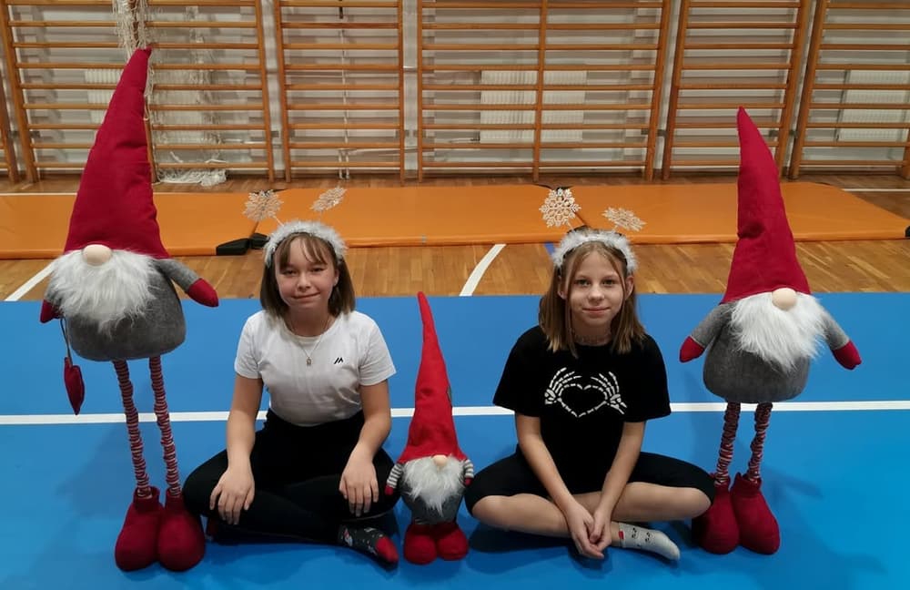 Najstarsza grupa Sędziszów Akrobatyka🤸‍♀️🤸‍♂️ Sportowa🤸 Mikołajkowy 🎅fotogra